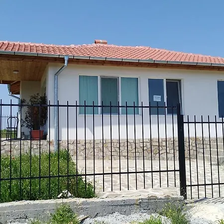 Nyaraló House In Complex