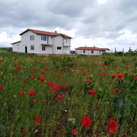 Nyaraló House In Complex